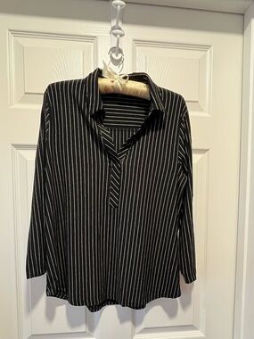 Modern Works Blouse 
Size: Medium 
Color: Black w/ White Stripes